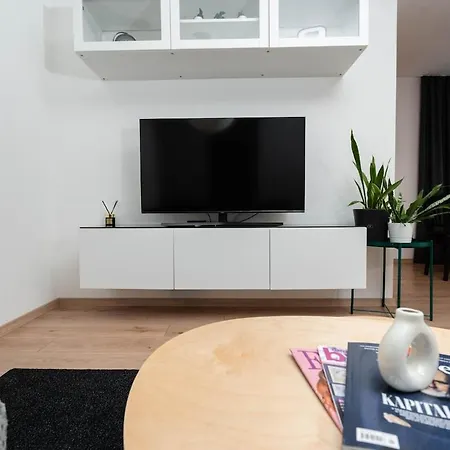 Mb With Parking Apartment *